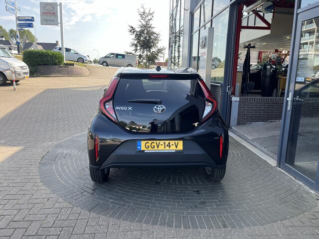 Toyota AYGO X 1.0 VVT-i MT first