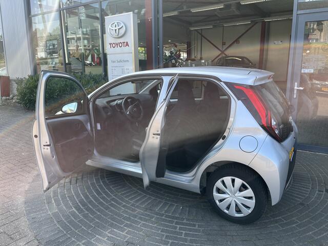 Toyota AYGO 1.0 VVT-i x-fun