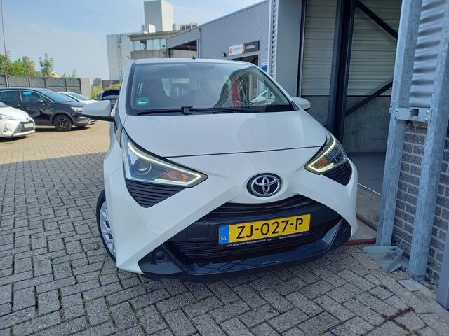 Toyota AYGO 1.0 VVT-i X-PLAY - CAMERA - NAVI - AIRCO - CRUISE LIM - NL AUTO -