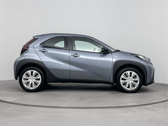 Toyota AYGO X 1.0 VVT-i MT play