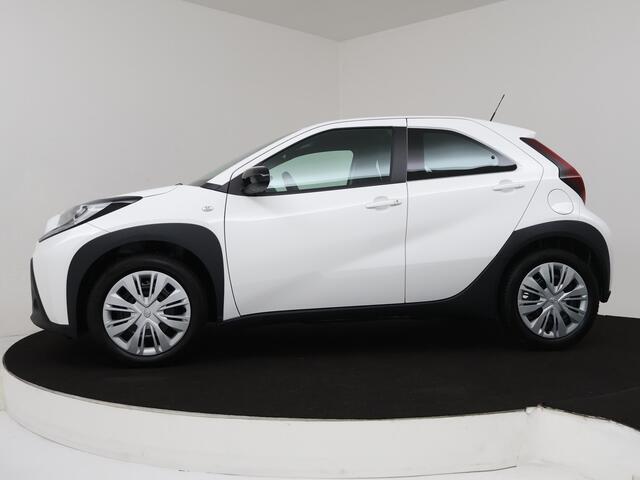 Toyota AYGO X 1.0 VVT-i MT play | All-season banden | Snel rijden |