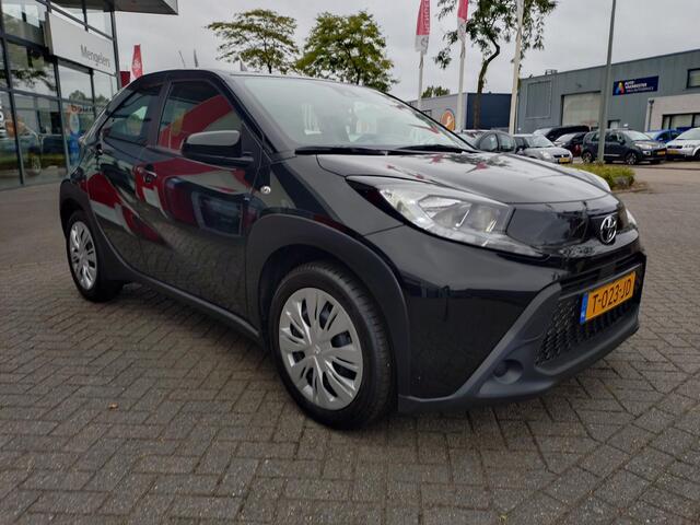 Toyota AYGO X 1.0 VVT-i MT play