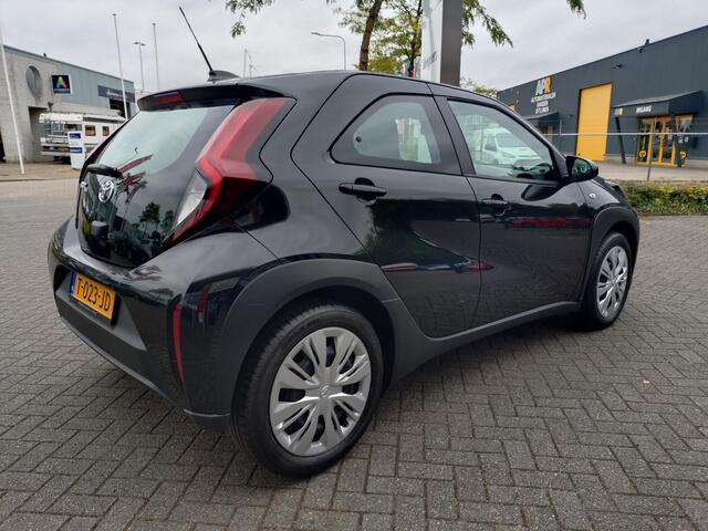 Toyota AYGO X 1.0 VVT-i MT play