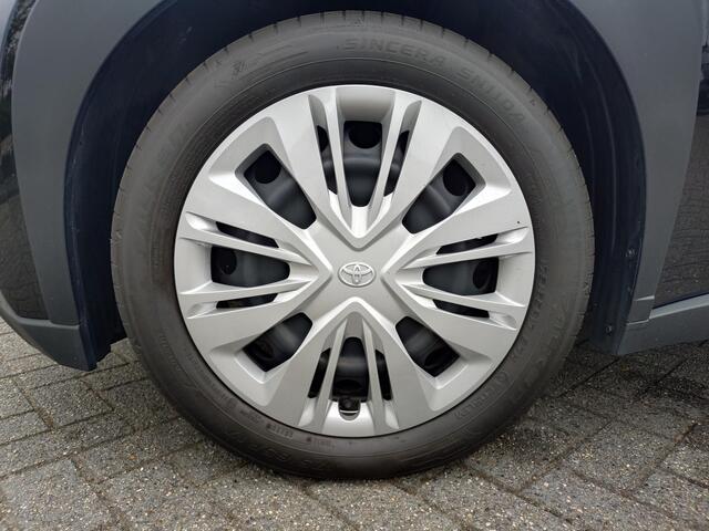 Toyota AYGO X 1.0 VVT-i MT play
