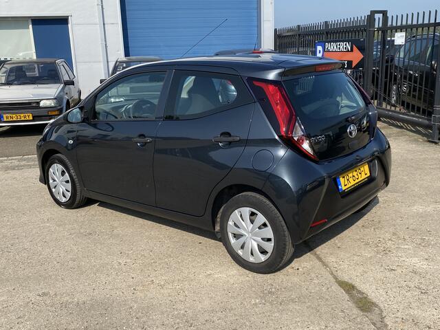 Toyota AYGO 1.0 VVT-i x-fun 5-DEURS, AIRCO, CRUISE CONTROL, BLUETOOTH-RADIO-USB-AUX, ELEK-RAMEN, ISOFIX, AIRBAGS, LED VERLICHTING, CENT-VERGRENDELING, 116.164 KM NAP, 1E EIGENAAR, WEGENBELASTING MAAR ¤ 23,- P/M