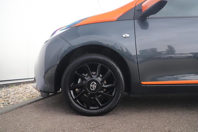 Toyota AYGO 1.0 VVT-i x-JBL Automaat Carplay Android Navigatie Achteruitrijcamera 14 inch LMV Clima Airco LED