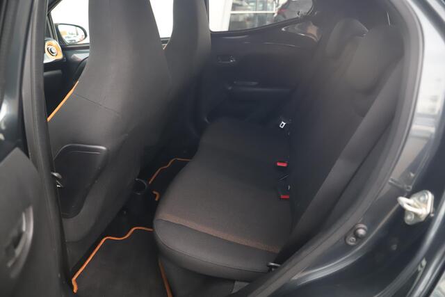 Toyota AYGO 1.0 VVT-i x-JBL Automaat Carplay Android Navigatie Achteruitrijcamera 14 inch LMV Clima Airco LED