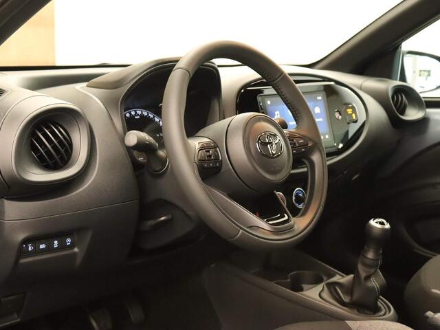 Toyota AYGO X 1.0 VVT-i MT Play - DIRECT UIT VOORRAAD LEVERBAAR - AIRCO - VOORSTOELEN VERWARMD - APPLE CARPLAY/ ANDROID AUTO - ADAPTIEVE CRUISE CONTROL - ACHTERUITRIJCAMERA -DAB RADIO