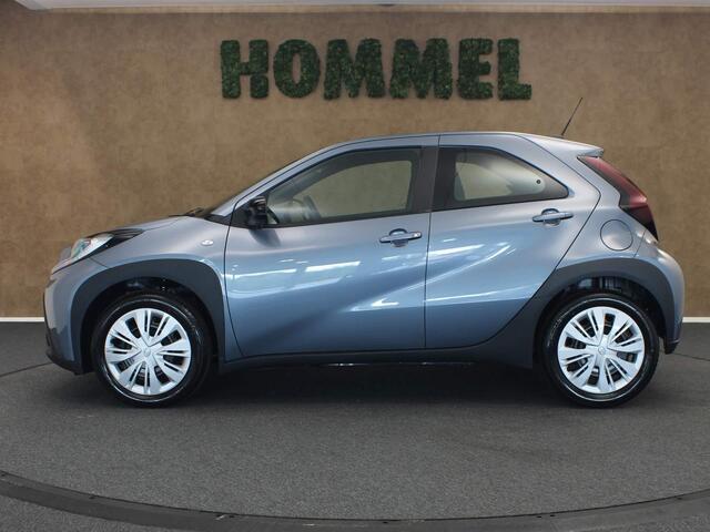 Toyota AYGO X 1.0 VVT-i MT Play - DIRECT UIT VOORRAAD LEVERBAAR - AIRCO - VOORSTOELEN VERWARMD - APPLE CARPLAY/ ANDROID AUTO - ADAPTIEVE CRUISE CONTROL - ACHTERUITRIJCAMERA -DAB RADIO
