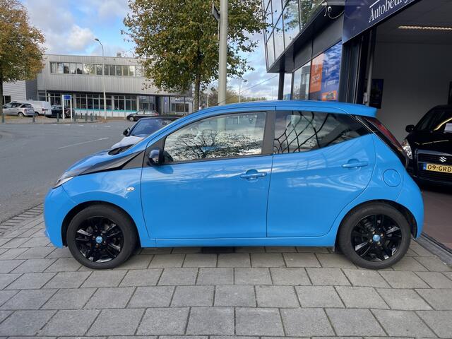 Toyota AYGO 1.0 VVT-i x-cite/ led/ navi/ camera