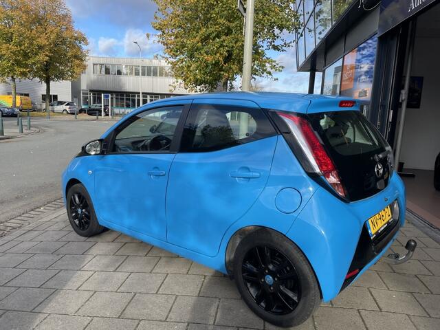 Toyota AYGO 1.0 VVT-i x-cite/ led/ navi/ camera