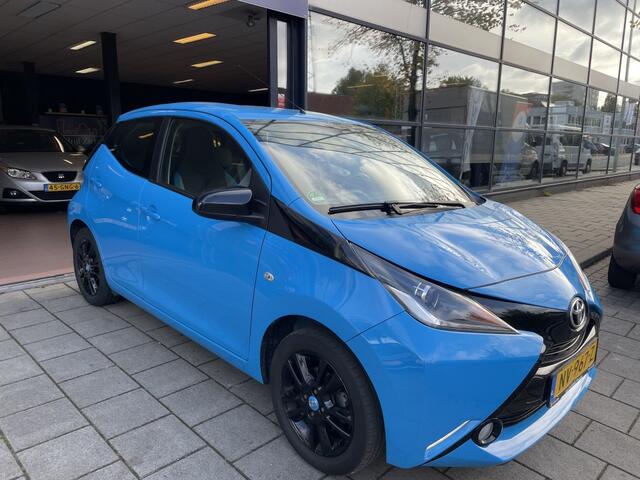 Toyota AYGO 1.0 VVT-i x-cite/ led/ navi/ camera