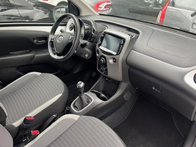 Toyota AYGO 1.0 VVT-i x-play limited navigatie via apps