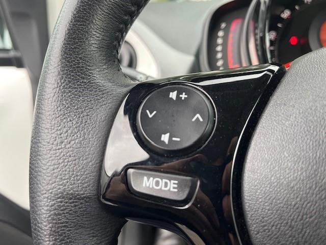 Toyota AYGO 1.0 VVT-i x-play limited navigatie via apps