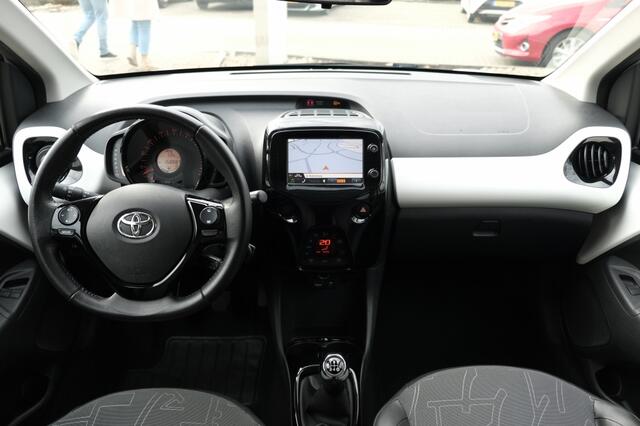 Toyota AYGO 1.0 VVT-i x-joy | x-nav navigatie | Climate Control | Airco | Bl