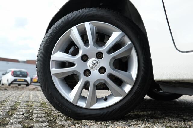 Toyota AYGO 1.0 VVT-i x-joy | x-nav navigatie | Climate Control | Airco | Bl