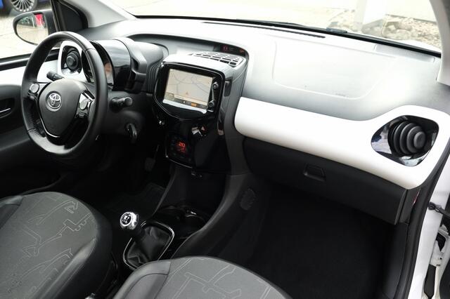 Toyota AYGO 1.0 VVT-i x-joy | x-nav navigatie | Climate Control | Airco | Bl