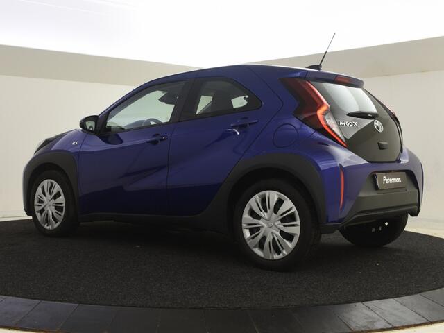Toyota AYGO 1.0 VVT-i MT play | Apple & Android Carplay | Camera