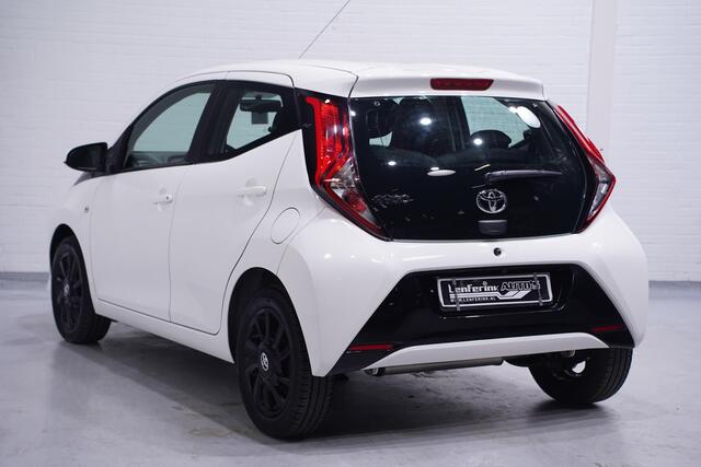 Toyota AYGO 1.0 VVT-i x-play Achteruitrijcamera Apple Carplay 1e Eigenaar NAP