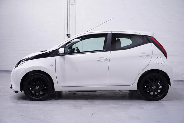 Toyota AYGO 1.0 VVT-i x-play Achteruitrijcamera Apple Carplay 1e Eigenaar NAP