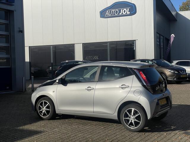 Toyota AYGO 1.0 VVT-i x-play | achteruirijcamera | RIJKLAARPRIJS