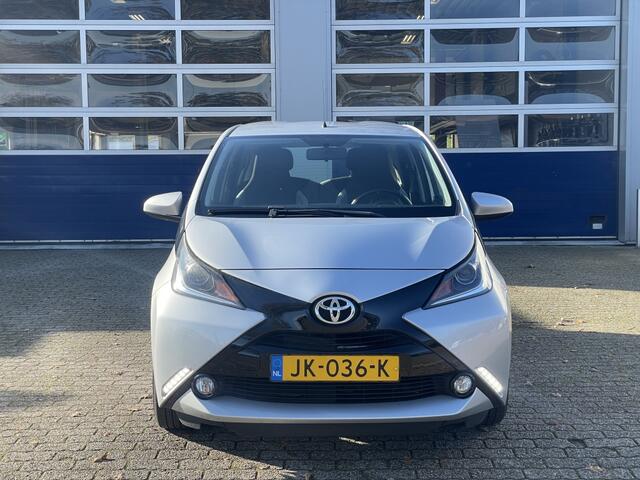 Toyota AYGO 1.0 VVT-i x-play | achteruirijcamera | RIJKLAARPRIJS