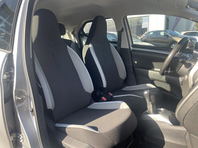 Toyota AYGO 1.0 VVT-i x-play | achteruirijcamera | RIJKLAARPRIJS