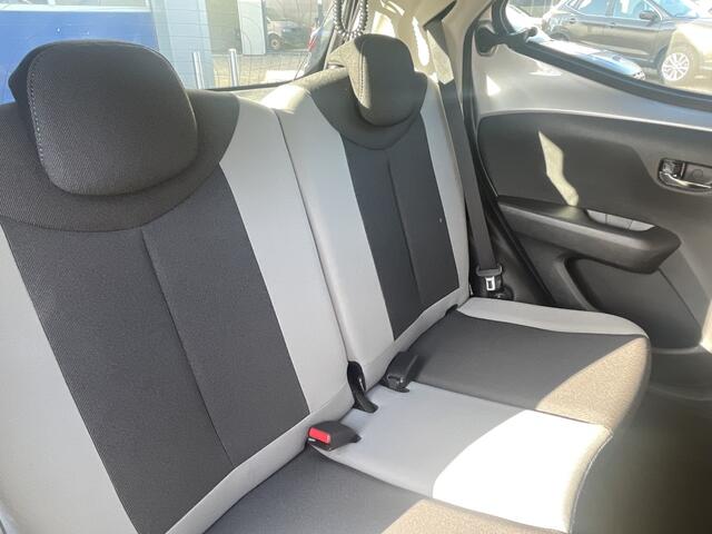Toyota AYGO 1.0 VVT-i x-play | achteruirijcamera | RIJKLAARPRIJS