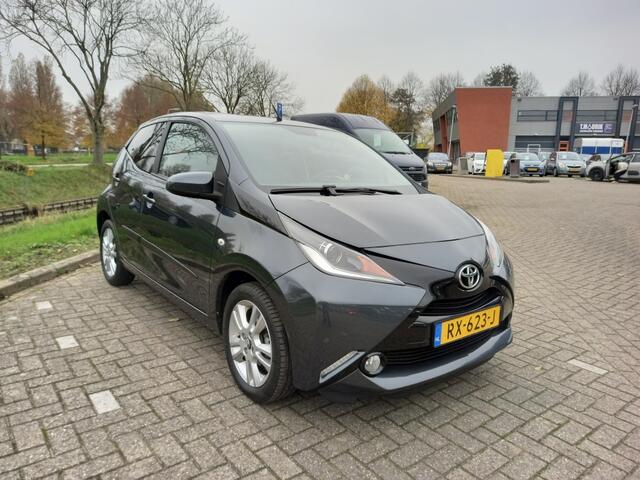 Toyota AYGO 1.0 VVT-i x-joy Automaat