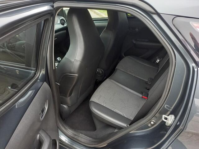 Toyota AYGO 1.0 VVT-i x-joy Automaat
