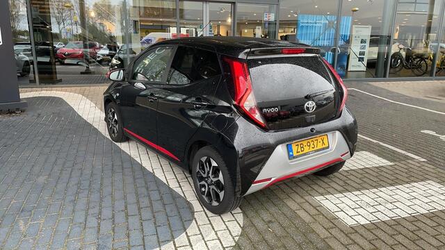 Toyota AYGO 1.0 VVT-i x-joy AUTOMATISCH VOUWDAK / APPLE CARPLAY EN ANDROID AUTO / CRUISE CONTROL / CLIMATE CONTROL / PARKEERCAMERA