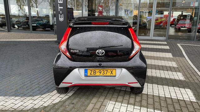 Toyota AYGO 1.0 VVT-i x-joy AUTOMATISCH VOUWDAK / APPLE CARPLAY EN ANDROID AUTO / CRUISE CONTROL / CLIMATE CONTROL / PARKEERCAMERA