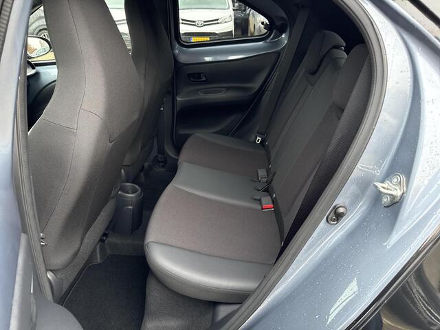 Toyota AYGO X 1.0 VVT-i MT Envy **TREKHAAK/ NAVIGATIE/ PARKEERSENSOREN/ ADAPTIVE CRUISE CONTROL**