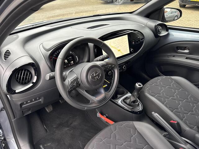 Toyota AYGO X 1.0 VVT-i MT Envy **TREKHAAK/ NAVIGATIE/ PARKEERSENSOREN/ ADAPTIVE CRUISE CONTROL**