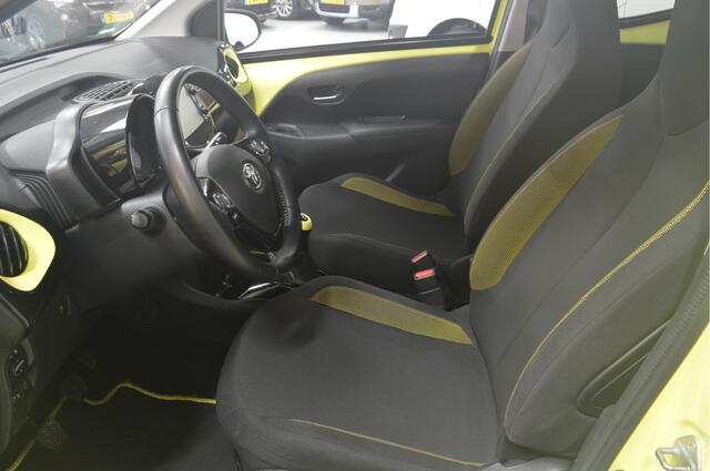 Toyota AYGO 1.0 VVT-i x-cite // 122.000 km // AIRCO // CAMERA // CRUISE CONTROLE //