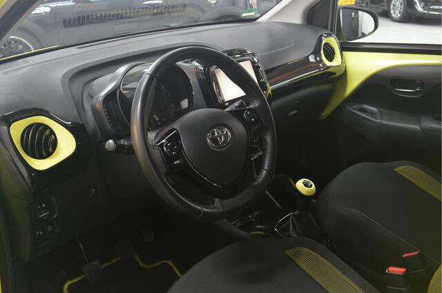 Toyota AYGO 1.0 VVT-i x-cite // 122.000 km // AIRCO // CAMERA // CRUISE CONTROLE //