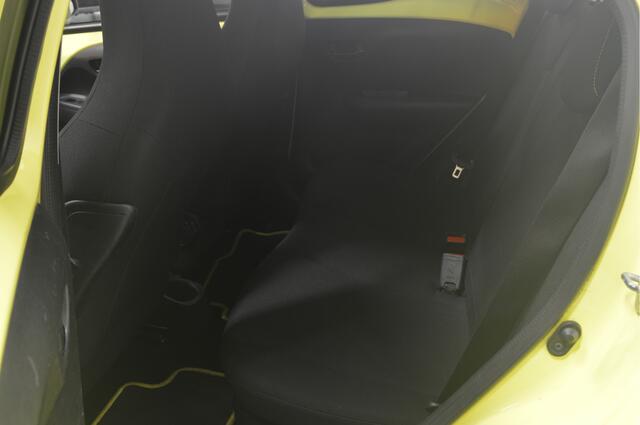 Toyota AYGO 1.0 VVT-i x-cite // 122.000 km // AIRCO // CAMERA // CRUISE CONTROLE //