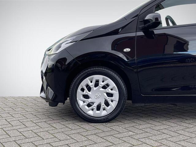 Toyota AYGO 1.0 VVT-i x-play | Airco | Apple Carplay & Android | Achteruitrijcamera | Bluetooth | Rijklaarprijs!