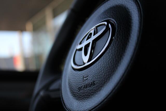 Toyota AYGO X 1.0 VVT-i MT Envy Achteruitrijcamera, Navigatie, Parkeersensoren Voor en Achter, Cruise Control Adaptief