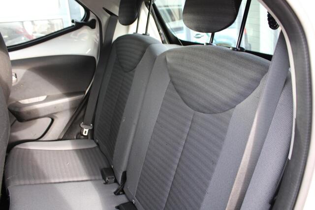 Toyota AYGO 1.0 VVT-i x-play | NAVIGATIE | AIRCO | CARPLAY | CAMERA | CPV | ELEK-RAAM | APK: 09-2026 |