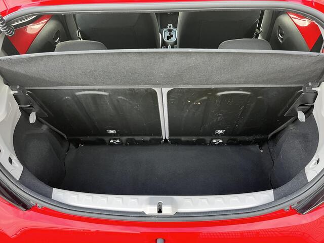 Toyota AYGO 1.0 VVT-i x-play Automaat incl Airconditioning, Parkeerhulp camera, Bluetooth, Centrale portiervergrendeling, ApplCarPlay / AndroidAuto.