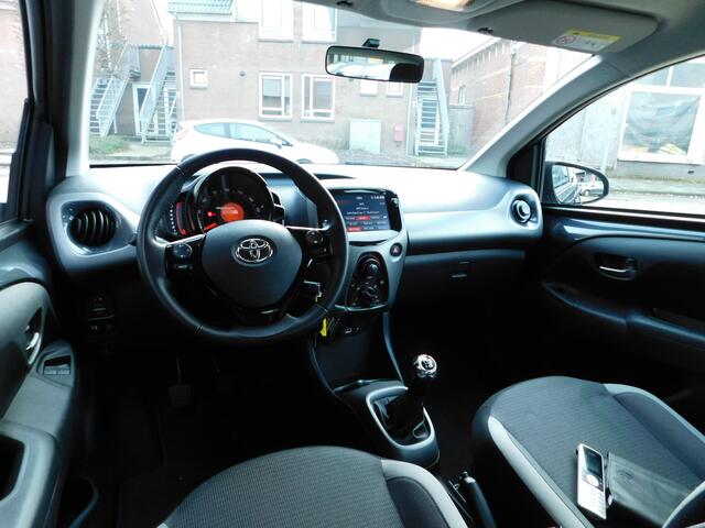 Toyota AYGO 1.0 VVT-i x-play