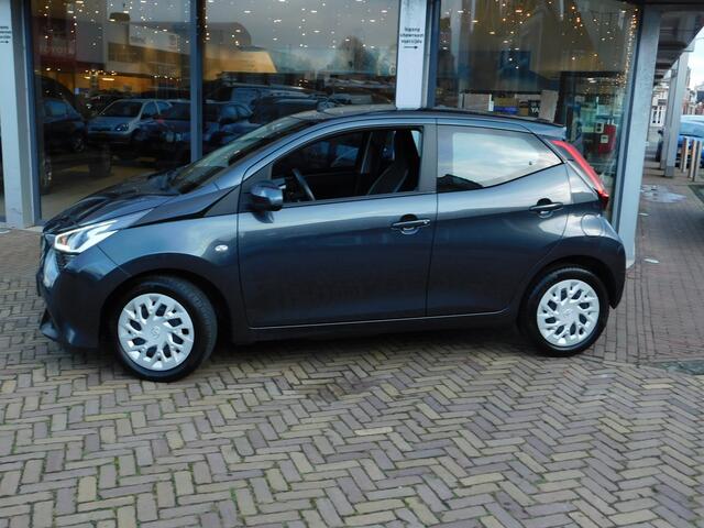 Toyota AYGO 1.0 VVT-i x-play