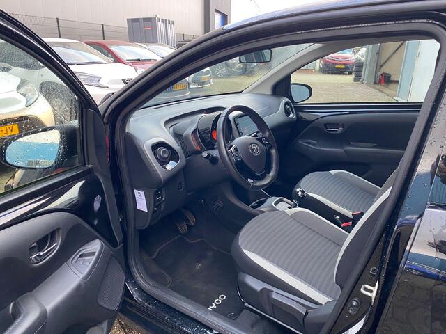 Toyota AYGO 1.0 VVT-i x-play | AUTOMAAT | 1e Eigenaar | BTW | Camera | Airco | 5 deurs |