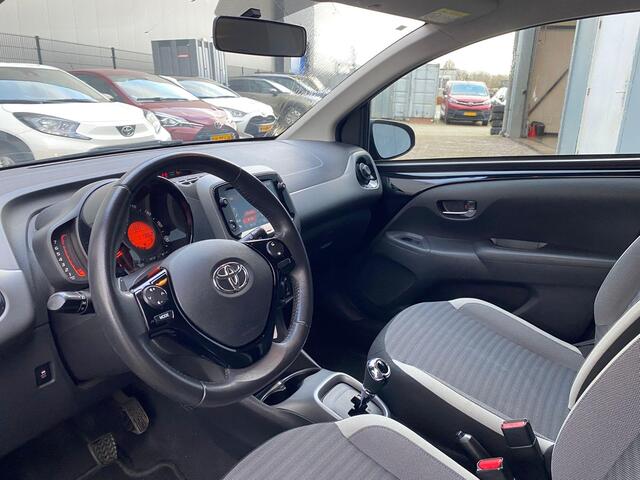 Toyota AYGO 1.0 VVT-i x-play | AUTOMAAT | 1e Eigenaar | BTW | Camera | Airco | 5 deurs |