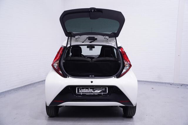 Toyota AYGO 1.0 VVT-i x-joy Climate control Camera Apple Carplay Cruisecontrol 1e Eigenaar NAP