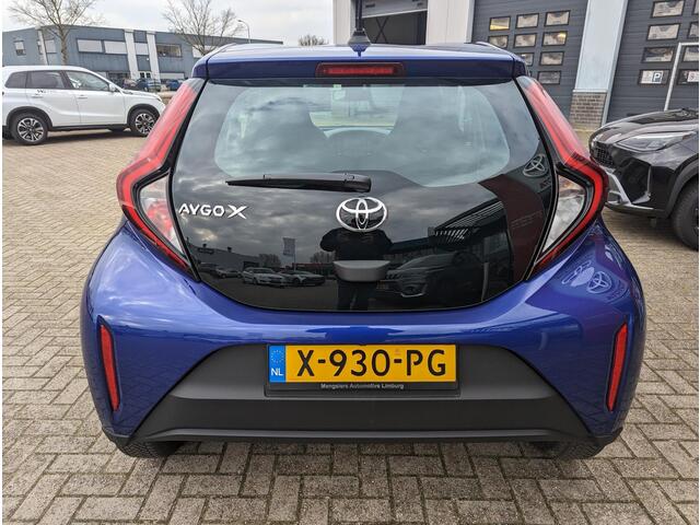 Toyota AYGO X 1.0 VVT-i MT Play Airco / Cruise Control Adaptief / Camera / All-Seasonbanden