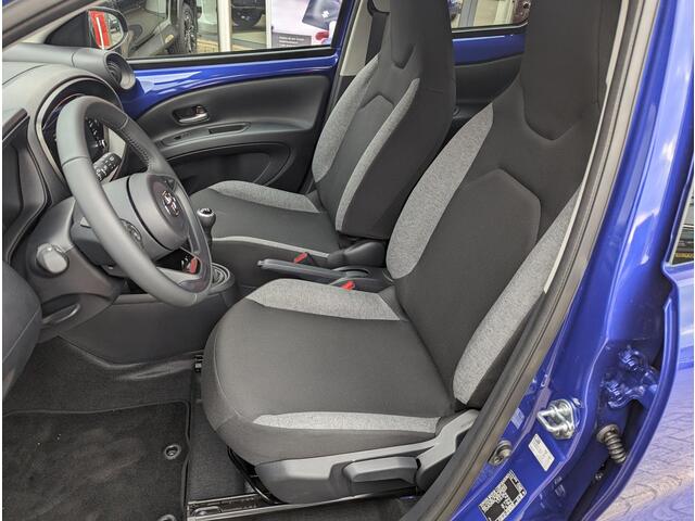 Toyota AYGO X 1.0 VVT-i MT Play Airco / Cruise Control Adaptief / Camera / All-Seasonbanden