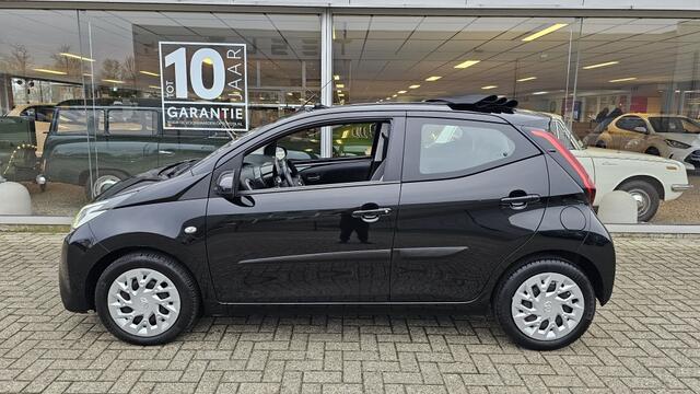 Toyota AYGO 1.0 x-play NLauto | 1e eigenaar | dealeronderhouden