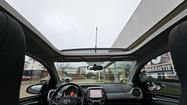Toyota AYGO 1.0 x-play NLauto | 1e eigenaar | dealeronderhouden